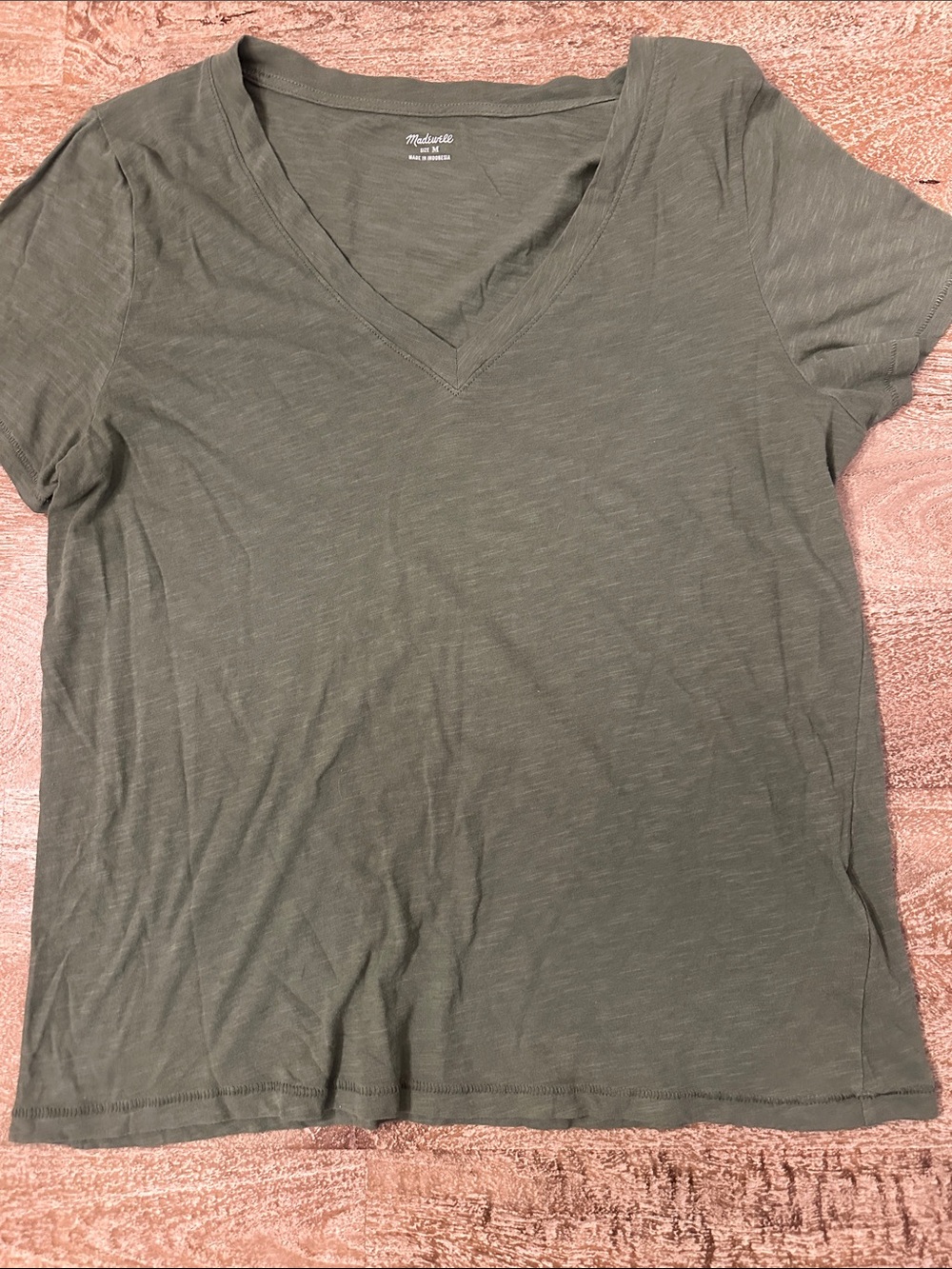 Madewell V-Neck Short Sleeve Tee in Olive